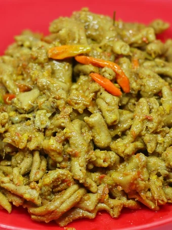 Cara Gampang Menyiapkan Resep Usus Pedas Bumbu Kuning yang Uenak Anti Ribet, Uenak Banget