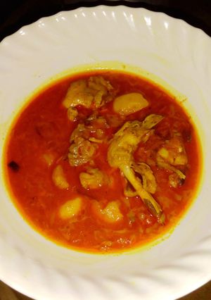 আলু দিয়ে চিকেনের ঝোল(Aloo diye chickener jhol recipe in Bengali) রেসিপির প্রধান ছবি