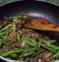 Cara Mudah Menyiapkan Resep  Tumis daging dan buncis yang Bisa Manjain Lidah, Enak Banget