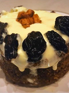 Una foto de Mug cake de café con frosting de Mascarpone. más rica del mundo! Al microondas en 1 minuto y medio