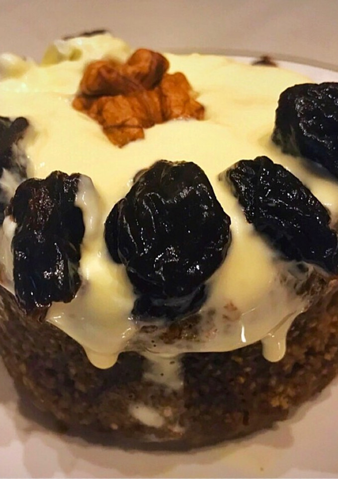 Una foto de Mug cake de café con frosting de Mascarpone. más rica del mundo! Al microondas en 1 minuto y medio