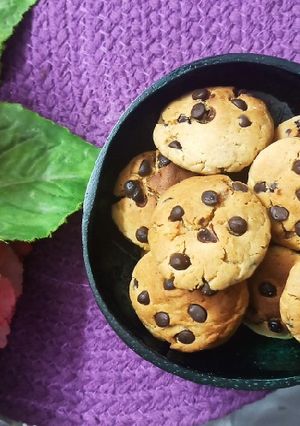 A picture of Wheat flour chocochips cookies.