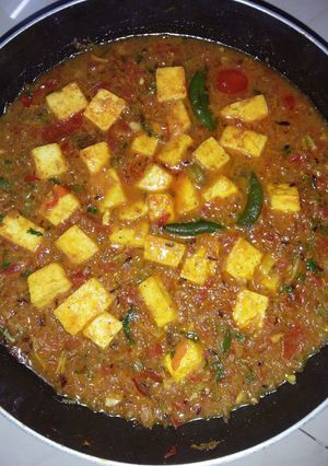 मटर पनीर (matar paneer recipe in Hindi) रेसिपी मुख्य फोटो