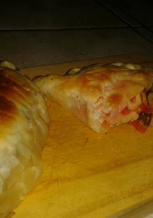 Una foto de Empanadas capresse