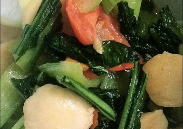 Tumis sawi bakso ayam pedes