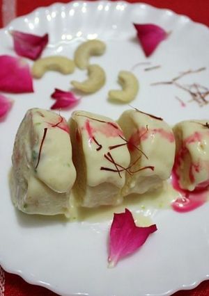 A picture of Kesar Malai Kulfi | Saffron kulfi recipe.