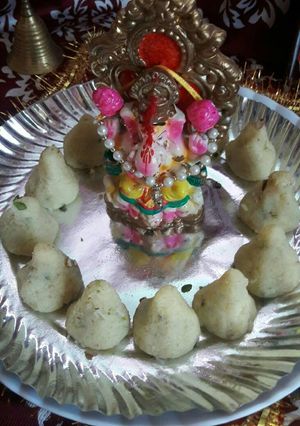 A picture of Instant mawa modak.