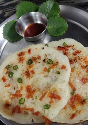 उत्तपम (uttapam recipe in Hindi) रेसिपी मुख्य फोटो