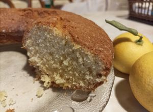 Una foto de Torta licuada de lima persa