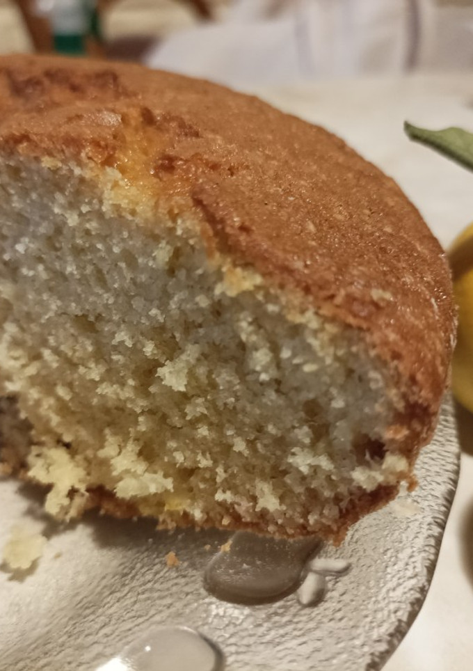 Una foto de Torta licuada de lima persa