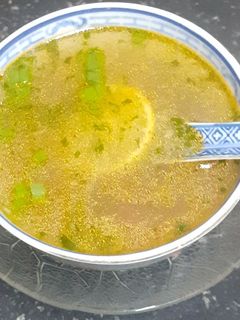 લેમન કોરીએન્ડર સૂપ (Lemon Coriander Soup Recipe In Gujarati) રેસીપી મુખ્ય ફોટો