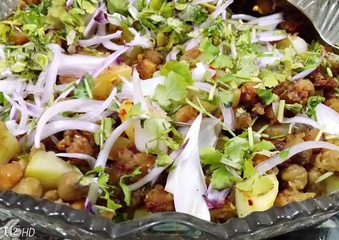 How to Make Appetizing White chana chaat