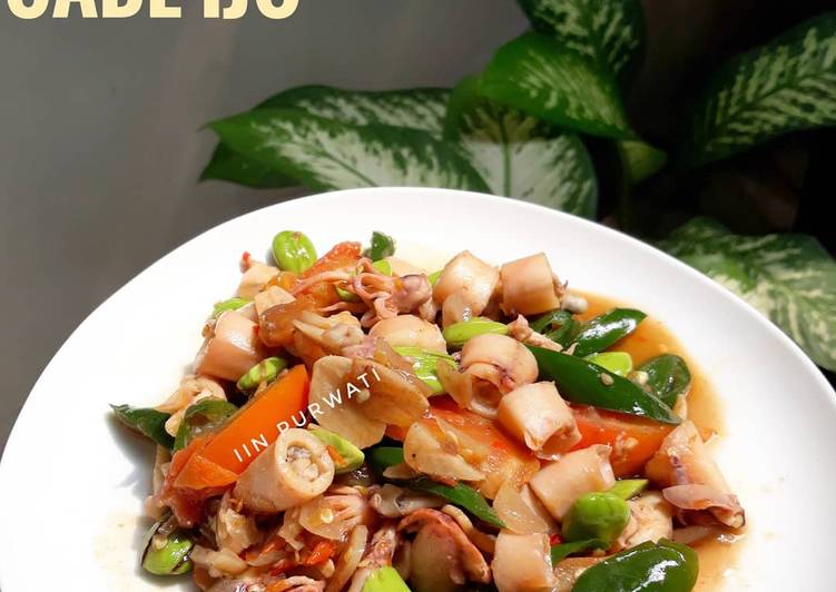 Bahan Membuat Tumis cumi cabe ijo Lezat