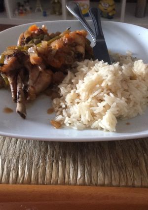 Una foto de Pollo al horno con arroz frito