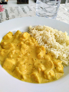 Una foto de Pollo al curry