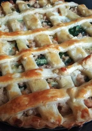 A picture of Chicken pie.