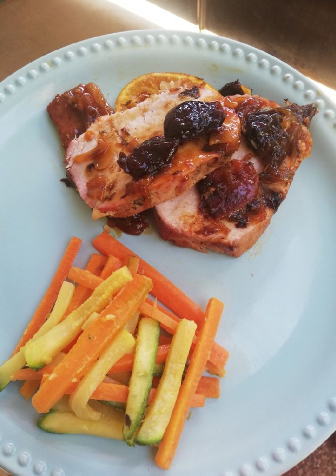 Una foto de Guarnición de verduras salteadas, lomo mechado