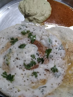 ஆனியன் தோசை (Onion dosai recipe in tamil) செய்முறை முக்கிய புகைப்படம்