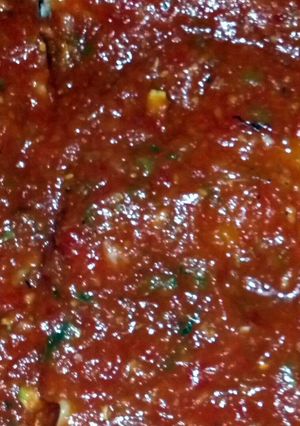 A picture of Roasted red bell pepper sauce.