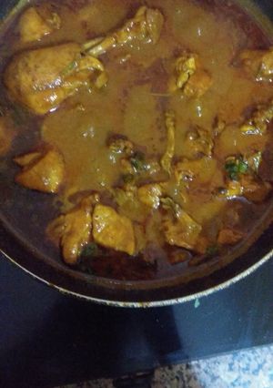 சிம்பிள் சிக்கன் கிரேவி (Simple chicken Gravy Recipe in Tamil) செய்முறை முக்கிய புகைப்படம்