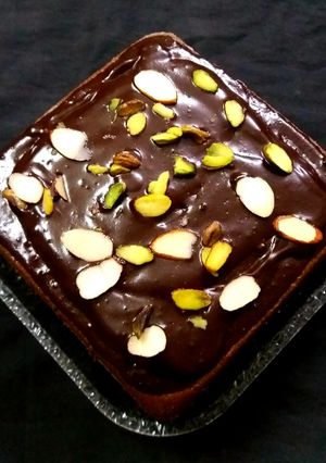 ચોકલેટ બ્રાઉની(chocolate Brownie recipe in Gujarati) રેસીપી મુખ્ય ફોટો