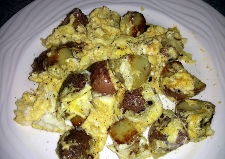 Recipe: Perfect Fast &amp; cheesy breakfast scramble