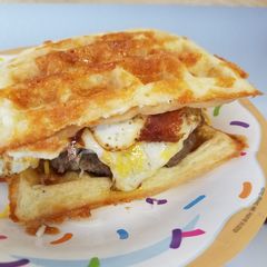 "McGriddle" chaffles A picture of "McGriddle" chaffles.