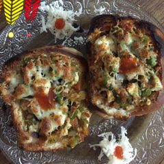 A picture of Open pizza burgers.