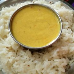 A picture of Curry chawal.