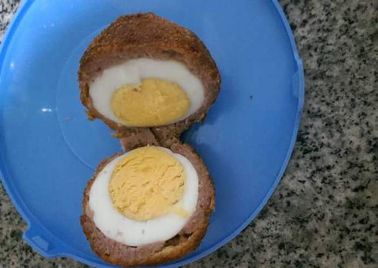 Scotch/ scorch eggs