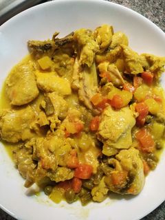 Una foto de Pollo al limón con verduras