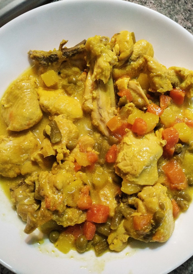 Una foto de Pollo al limón con verduras
