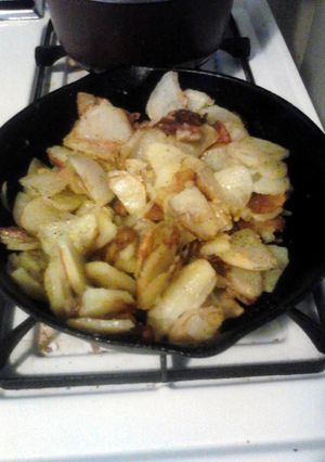 A picture of smothered potatoes.