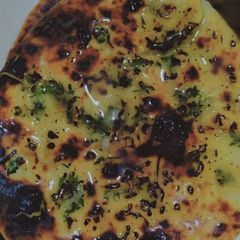 A picture of Cheese Garlic Naan.