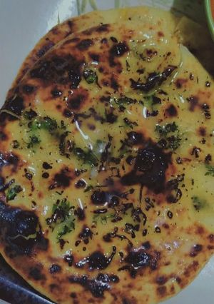 A picture of Cheese Garlic Naan.