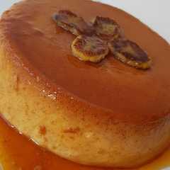 Una foto de Flan de banana (Quesillo de cambur)