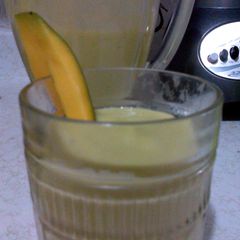 A picture of avacado mango and banana smoothie.