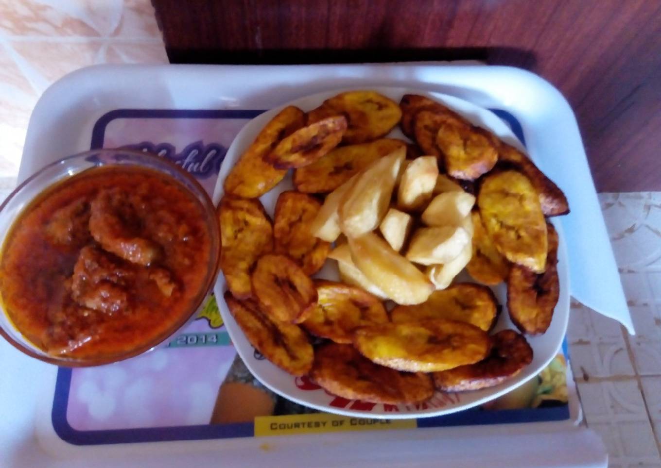 Fried plantain/Sweet potatoe with Stew