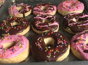 Una foto de Rosquitas Donuts horno (Homero)