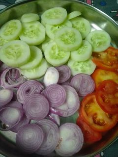 सलाद (salad recipe in Hindi) रेसिपी मुख्य फोटो