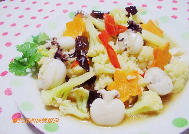 歐巴桑的快樂廚房發表的白花椰菜燴小花枝食譜 Cookpad