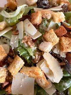 Foto de Salada de Alfaces com Parmesão e Nozes