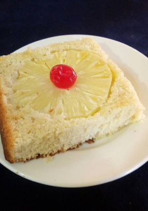 A picture of Pineapple turn over.