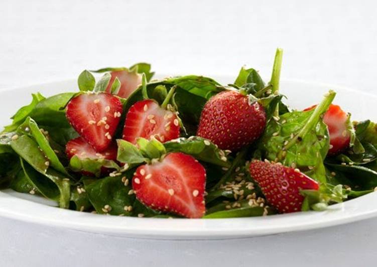 Simple Way to Make Homemade Spinach Salad