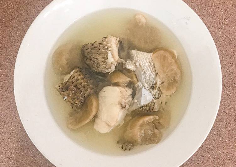 Langkah Mudah untuk Membuat Sup ikan caipo / fish with preserved turnip soup Anti Gagal