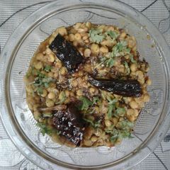 A picture of Dry chanadal in dabha style.