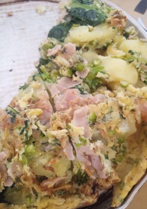 Una foto de Tortilla de vegetales al jamón