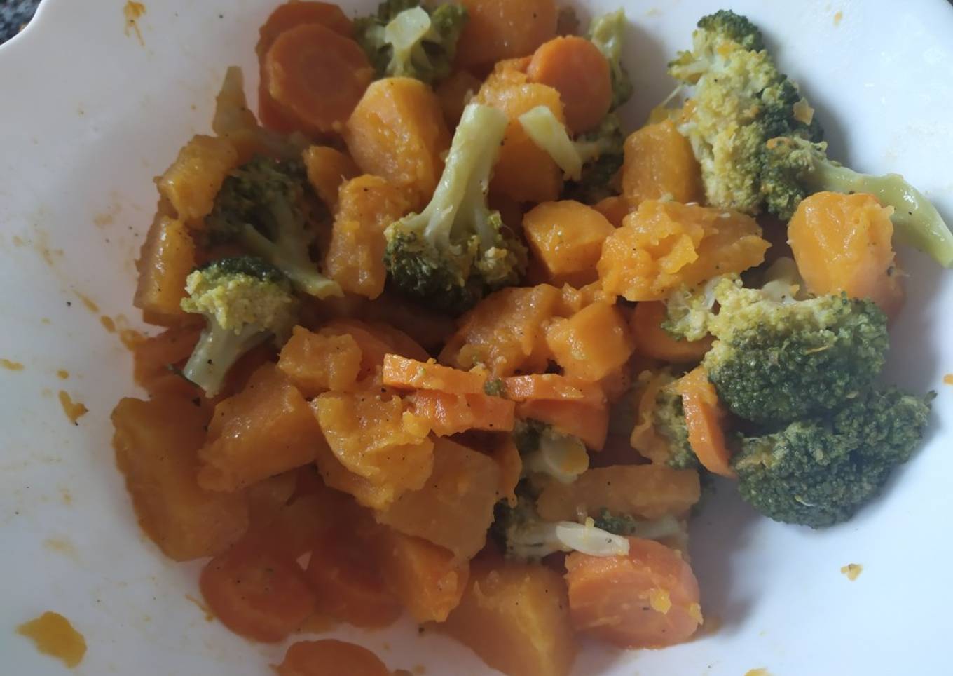 Verduras cocidas salteadas con mantequilla