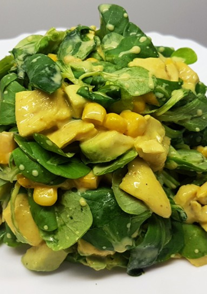 Una foto de Ensalada de pollo al curry