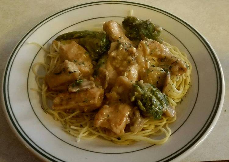 Recipe of Homemade Creamy chicken and veggie pasta